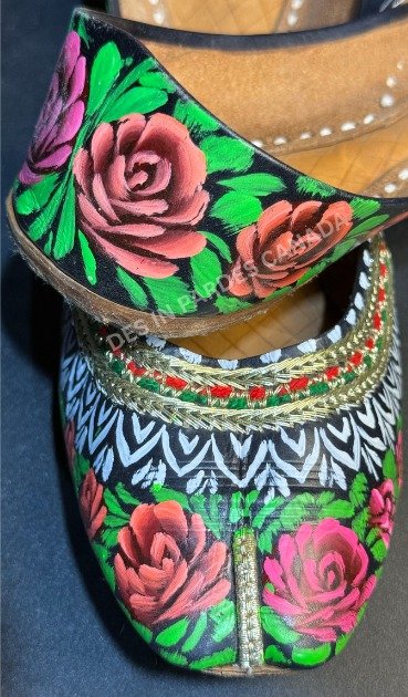 Hand-Painted Truck Art Floral Khussa 07