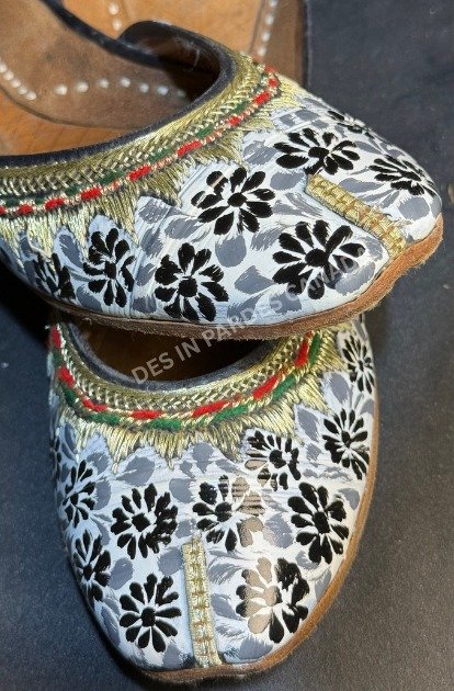 Hand-Painted Truck Art Floral Khussa 05 - Image 2