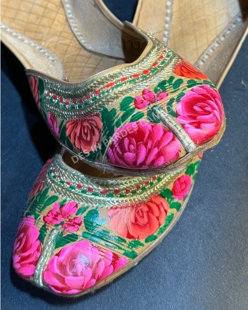 Hand-Painted Truck Art Floral Khussa 12