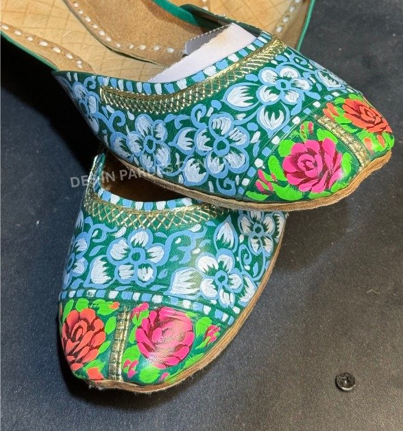 Hand-Painted Truck Art Floral Khussa 16