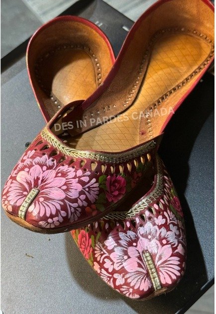 Hand-Painted Truck Art Floral Khussa 23