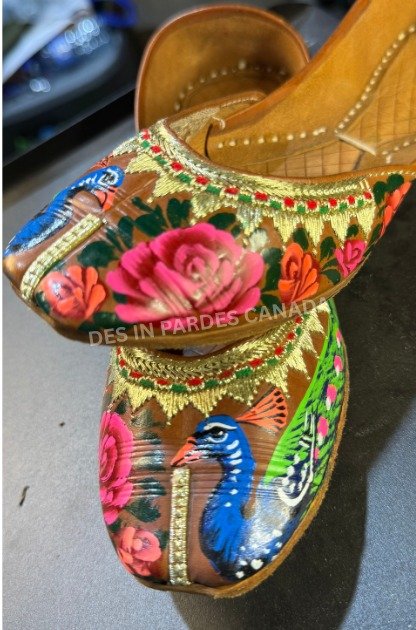 Hand-Painted Truck Art Floral Khussa 31