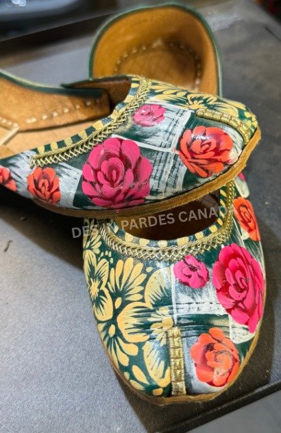 Hand-Painted Truck Art Floral Khussa 32