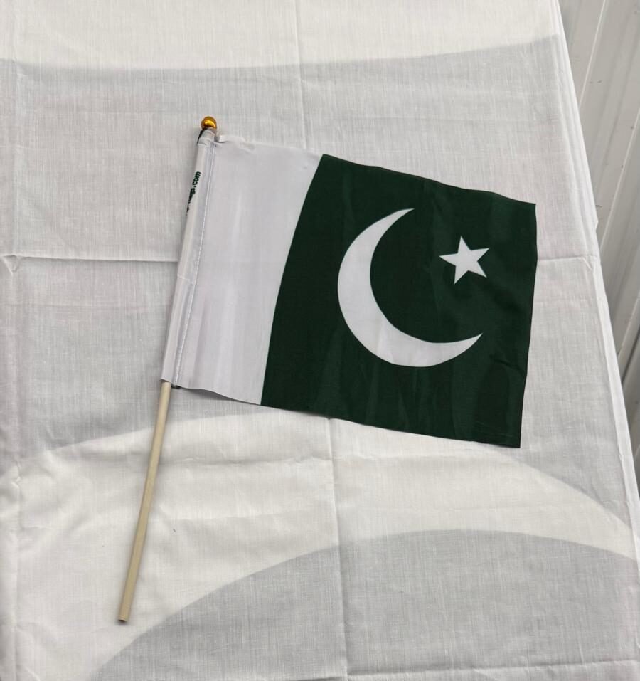 Pak hand flag 12x18 with chin - Image 2